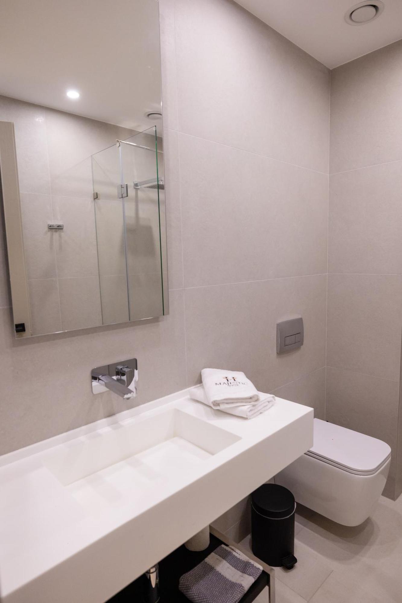 Majestic Hotel Radhime